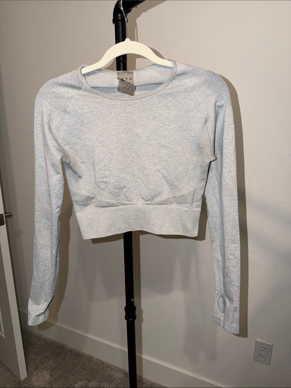 Acta Light Gray Cropped Long-Sleeve Seamless Top - Size Meidum